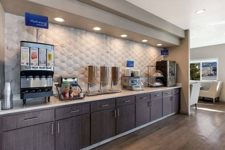 Breakfast area